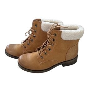 NWOT!  American Eagle boots,  tan with white faux fur trim, size 9.